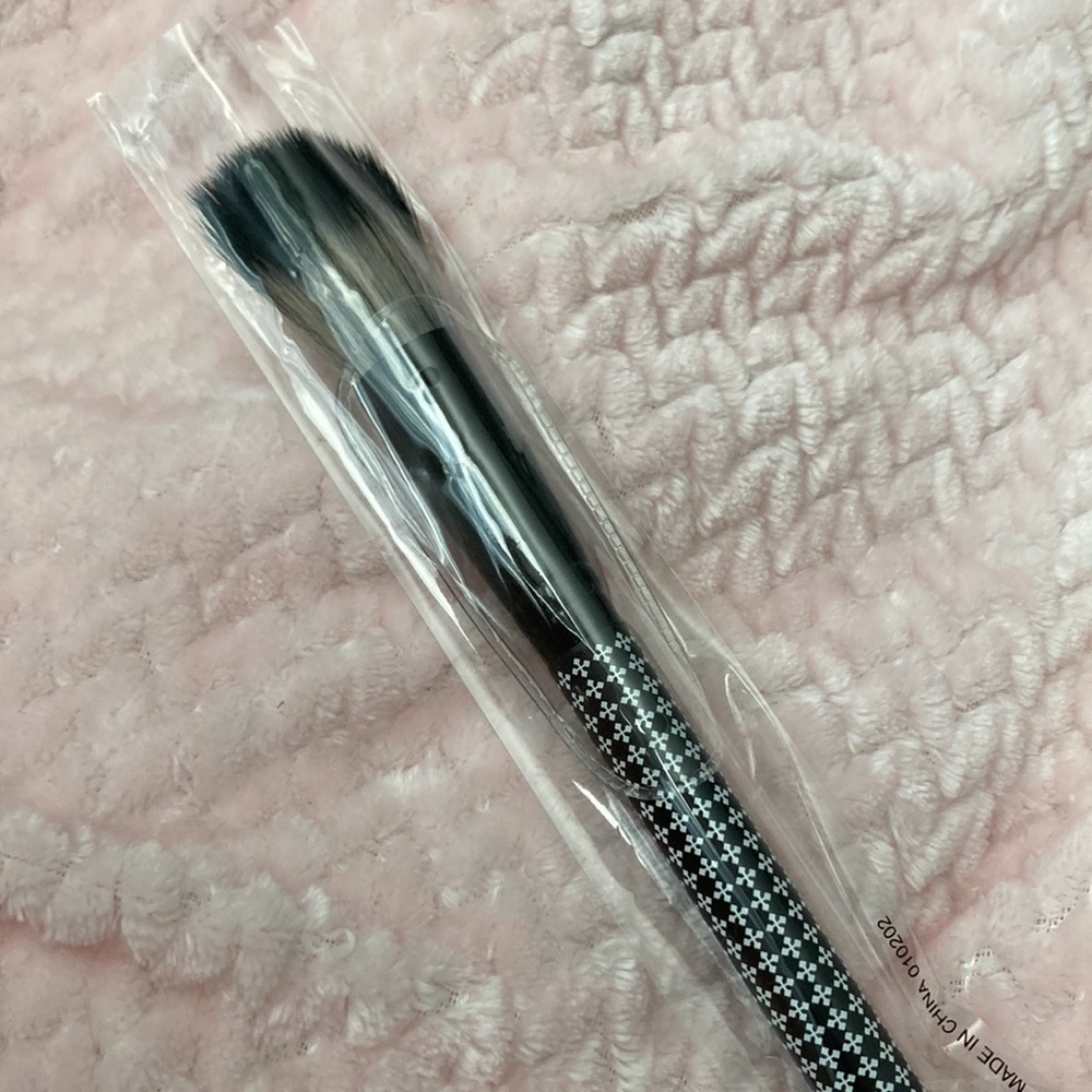 #2 Powder Brush- Love + Craft + Beauty